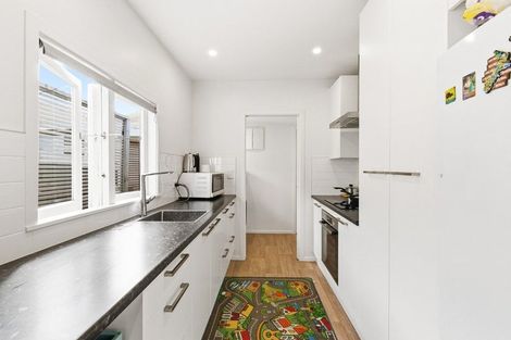 Photo of property in 29 Palm Avenue, Lyall Bay, Wellington, 6022