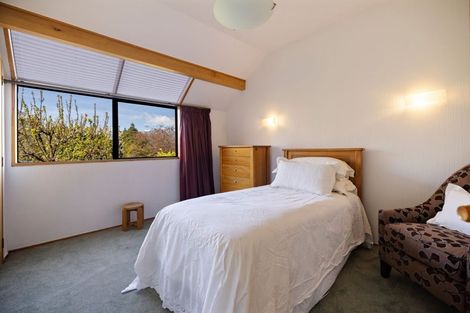 Photo of property in 9 Greenstone Place, Fernhill, Queenstown, 9300