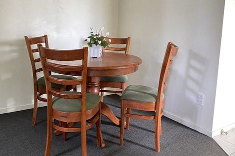 Photo of property in 8b Schnapper Rock Road, Schnapper Rock, Auckland, 0632