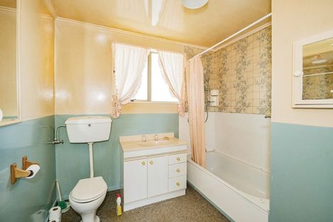 Photo of property in 18 Burn Street, Holmes Hill, Oamaru, 9401