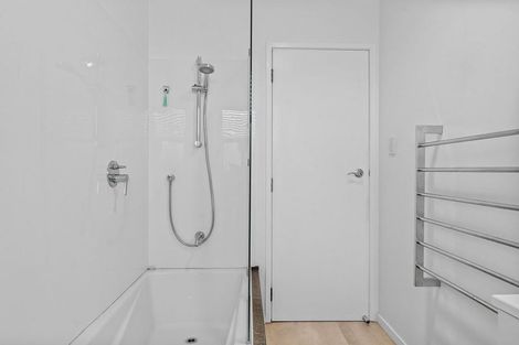 Photo of property in 662 Beach Road, Browns Bay, Auckland, 0630