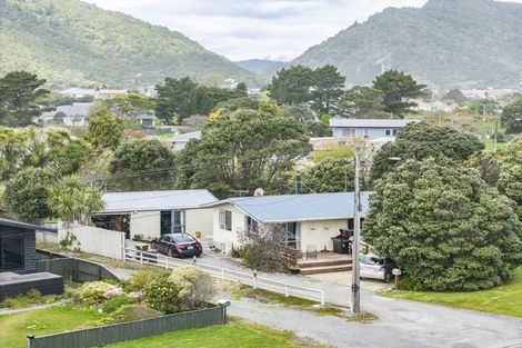 Photo of property in 22 Domett Esplanade, Cobden, Greymouth, 7802