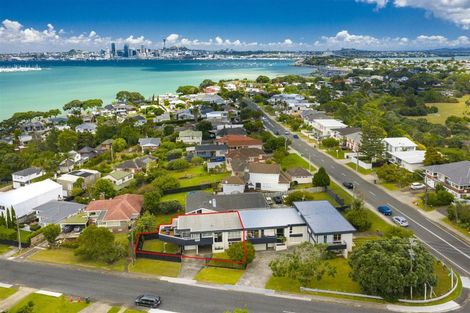 Photo of property in 1/111 Sylvan Avenue, Northcote, Auckland, 0627