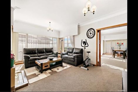 Photo of property in 4287 Great North Road, Glendene, Auckland, 0602