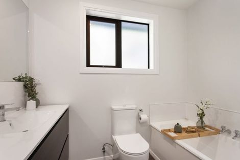 Photo of property in 92a Memorial Avenue, Ilam, Christchurch, 8053