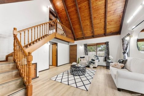 Photo of property in 27 Claverdon Drive, Massey, Auckland, 0614