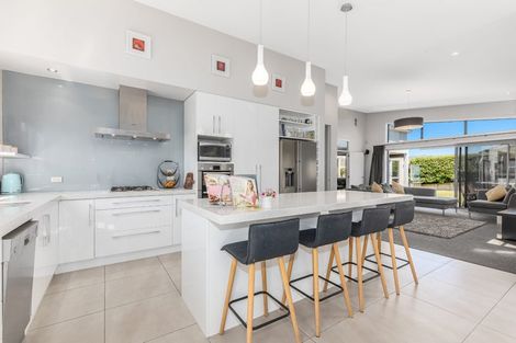 Photo of property in 28 Nelson Avenue, Aotea, Porirua, 5024