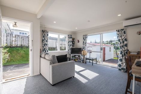 Photo of property in 31 Swansea Street, Cannons Creek, Porirua, 5024
