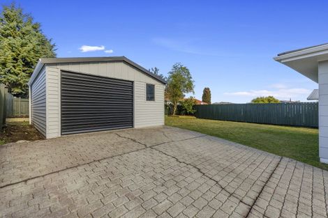 Photo of property in 24 Hartford Crescent, Totara Park, Upper Hutt, 5018