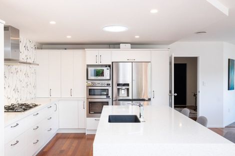 Photo of property in 86 Rochfort Road, Havelock North, 4130