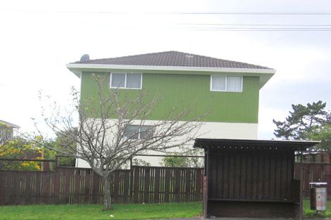 Photo of property in 2/79 West Coast Road, Glen Eden, Auckland, 0602