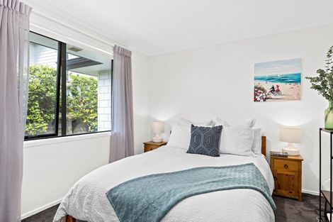 Photo of property in 22 Laly Haddon Place, Matakana, Warkworth, 0985