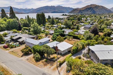 Photo of property in 7 Eely Point Road, Wanaka, 9305