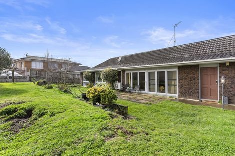 Photo of property in 58 Prince Regent Drive, Half Moon Bay, Auckland, 2012