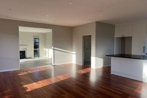 Photo of property in 10 Ballymore Drive, Pinehill, Auckland, 0632