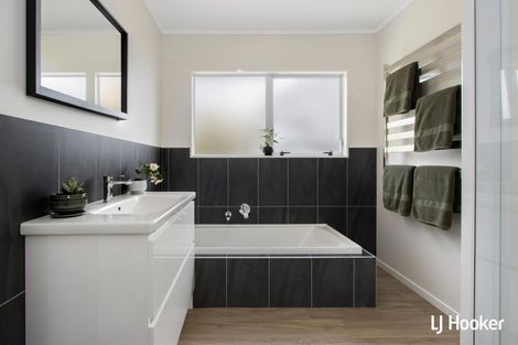 Photo of property in 7 Hereford Place, Waihi Beach, 3611