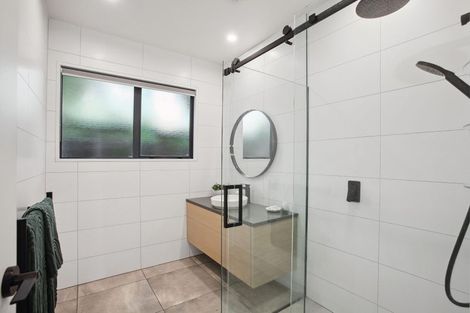 Photo of property in 162a Clovelly Road, Bucklands Beach, Auckland, 2012