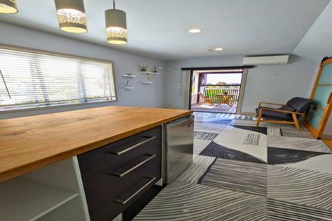 Photo of property in 19 Millstream Drive, Henderson, Auckland, 0610