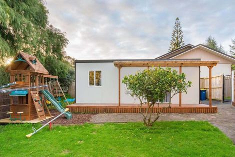 Photo of property in 54 Normanton Street, Glenfield, Auckland, 0629
