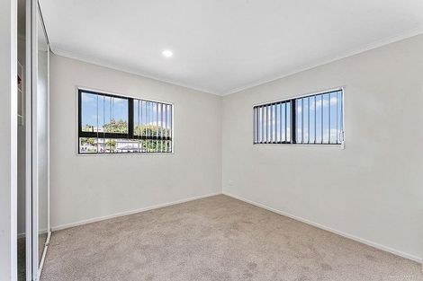 Photo of property in 18 Pistachio Place, Goodwood Heights, Auckland, 2105