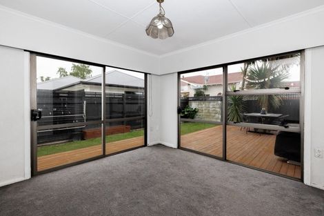 Photo of property in 76a Wood Street, Takaro, Palmerston North, 4410