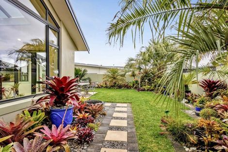 Photo of property in 19 Dolphin Parade, Bell Block, New Plymouth, 4312