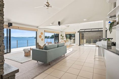 Photo of property in 42 Manganese Point Road, Tamaterau, Whangarei, 0174