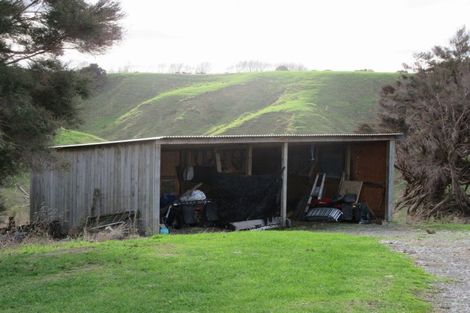 Photo of property in 74 Mangaone Road, Halcombe, Feilding, 4779