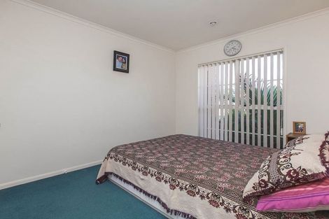 Photo of property in 52 Summerland Drive, Henderson, Auckland, 0612