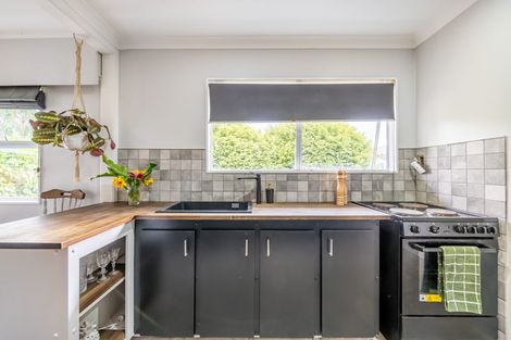 Photo of property in 6 Brightwater Crescent, Totara Park, Upper Hutt, 5018