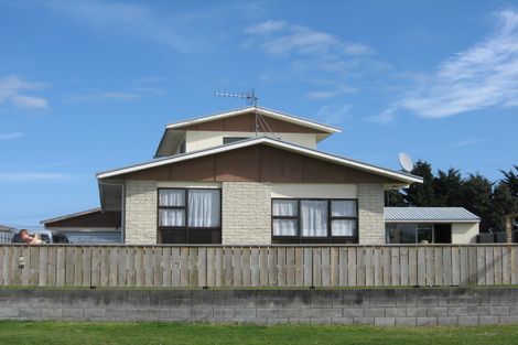 Photo of property in 59 Hinau Street, Castlecliff, Whanganui, 4501