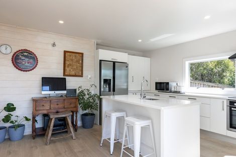 Photo of property in 11 Ranui Street, Waikawa, Picton, 7220