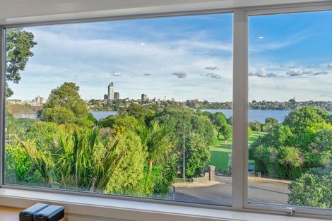 Photo of property in 18a Sylvan Park Avenue, Milford, Auckland, 0620