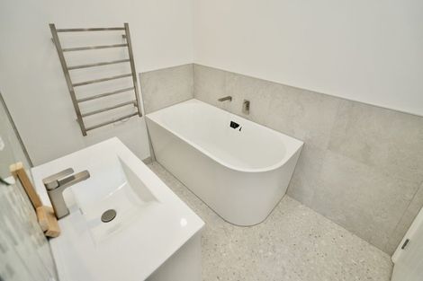 Photo of property in 17c Brightwater Terrace, Terrace End, Palmerston North, 4410