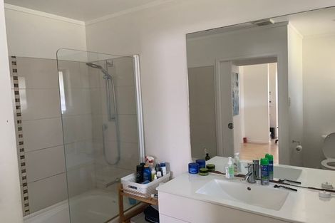 Photo of property in 2/42 Mirrabooka Avenue, Botany Downs, Auckland, 2010