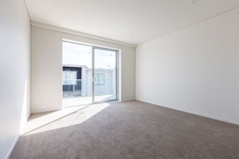 Photo of property in 5 Wharetana Crescent, New Lynn, Auckland, 0600