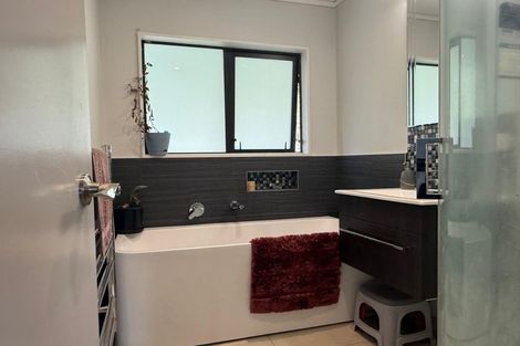 Photo of property in 5 Duncan Street, Tawa, Wellington, 5028