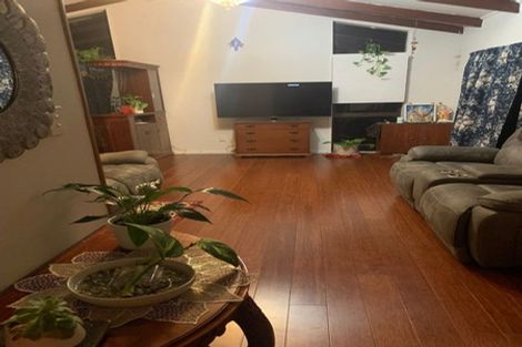 Photo of property in 8 Garner Place, Glenfield, Auckland, 0629