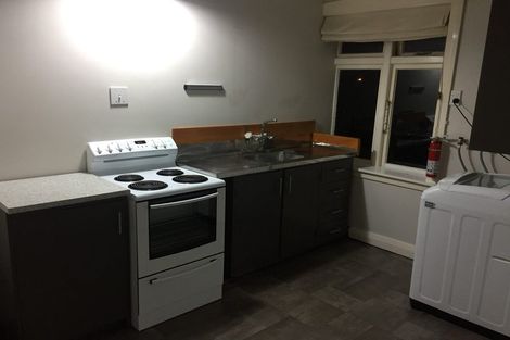 Photo of property in 28-28a Plunket Avenue, Petone, Lower Hutt, 5012