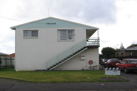 Photo of property in 1/4 June Place, Hamilton East, Hamilton, 3216