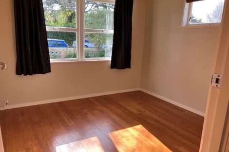 Photo of property in 42 Valley View Road, Glenfield, Auckland, 0629