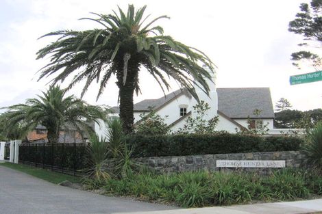 Photo of property in 16 Thomas Hunter Lane, Greenhithe, Auckland, 0632