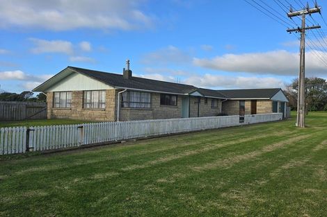 Photo of property in 41 Gisborne Terrace, Opunake, 4616