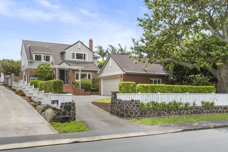 Photo of property in 206 Hurstmere Road, Takapuna, Auckland, 0622