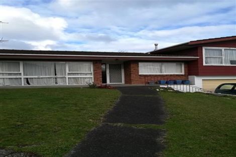 Photo of property in 12 Chelsea View Drive, Chatswood, Auckland, 0626