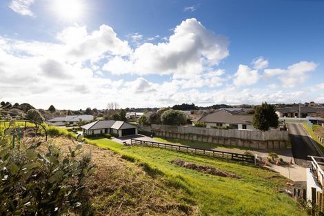 Photo of property in 7b Montrose Place, Highlands Park, New Plymouth, 4312