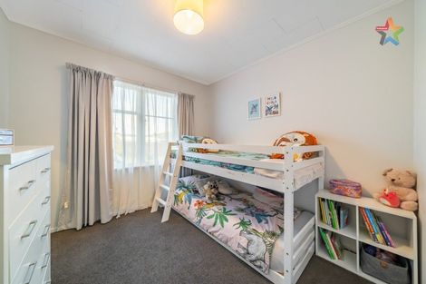 Photo of property in 33 Russell Road, Wainuiomata, Lower Hutt, 5014