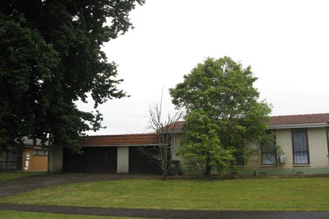 Photo of property in 1 Balgowan Terrace, Conifer Grove, Takanini, 2112