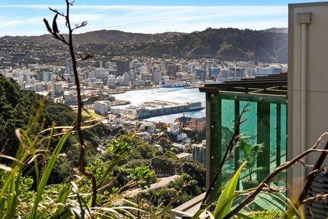 Photo of property in 34 Lookout Road, Roseneath, Wellington, 6021