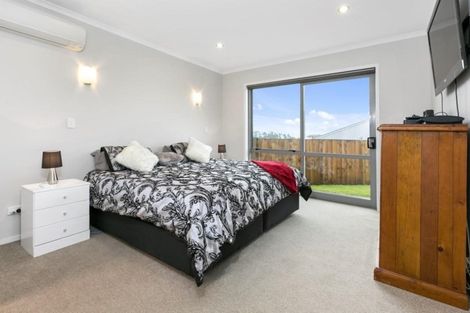 Photo of property in 27 Ballintoy Park Drive, Welcome Bay, Tauranga, 3175